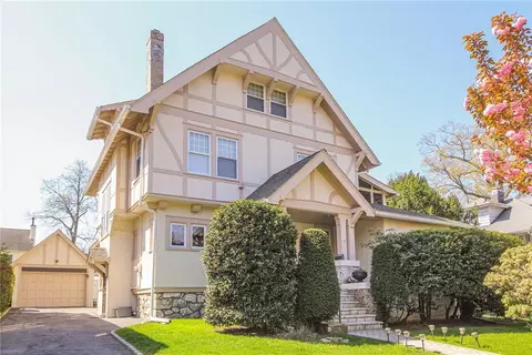 14 Cole Ter, New Rochelle, NY 10801