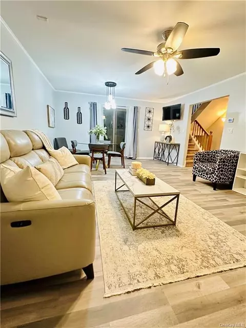 404 Country Club Ln, Pomona, NY 10970