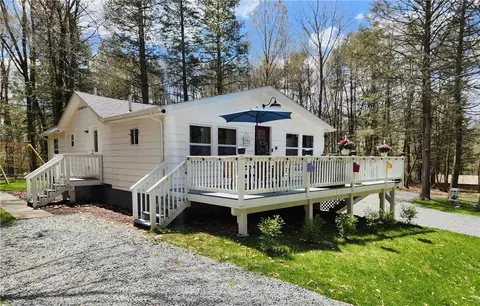 17 Tusten Pl, Smallwood, NY 12778