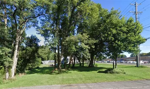 21 St Joseph Blvd, Esopus, NY 12466