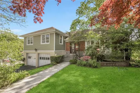 7 Wingate Pl, Yonkers, NY 10705