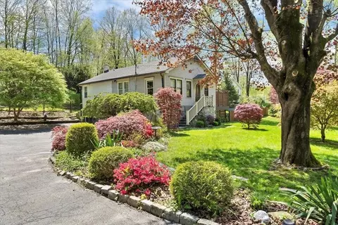 1335 Aspen Rd, Yorktown, NY 10588