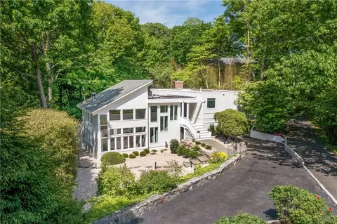 18 Leatherstocking Ln, Mamaroneck, NY 10543