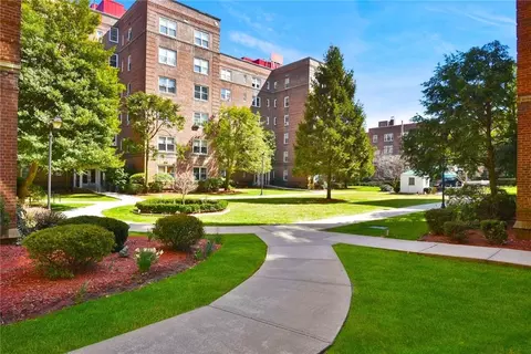 90 Bryant Ave #C-5B, White Plains, NY 10605