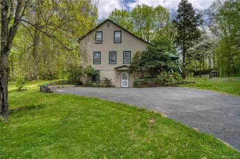 538 Dosen Rd, Wallkill, NY 10940