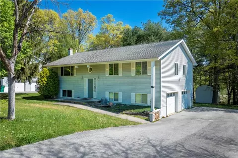 30 Kendell Dr, Wappinger, NY 12590