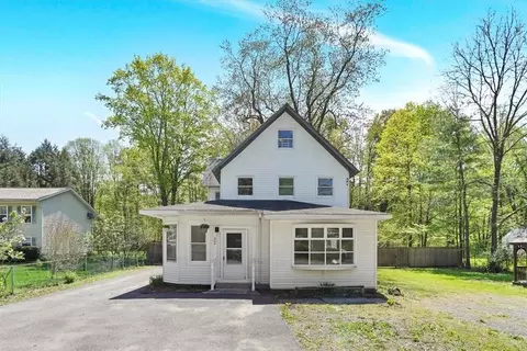 32 Grist Mill Rd, Rosendale, NY 12486