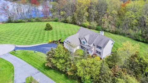 61 Jennie Ln, Pleasant Valley, NY 12569