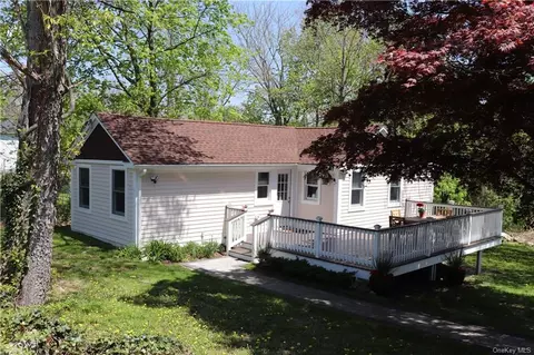 132 Longfellow Dr, Kent, NY 10512