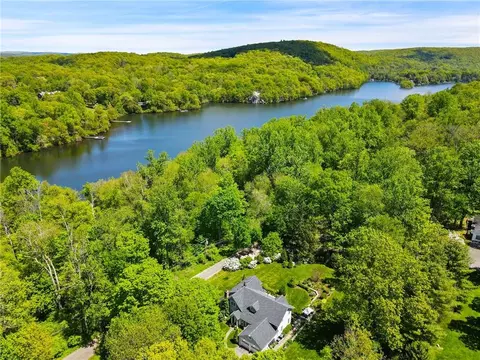 10 Tarry A Bit Dr, Lewisboro, NY 10597