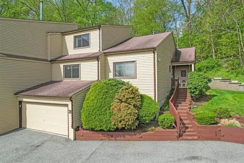 21 Butternut Ct, Highland Mills, NY 10930