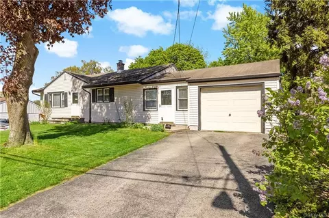 3 Birch Dr, Beacon, NY 12508