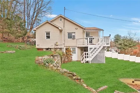 4 Hickory Rd, Mahopac, NY 10541