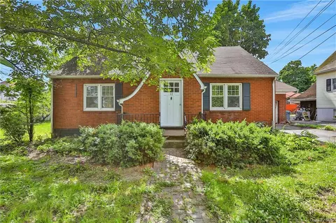 77 Lawrence Ave, New Windsor, NY 12553