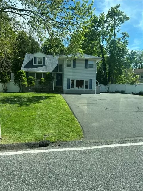 145 Lake Rd, Clarkstown, NY 10989