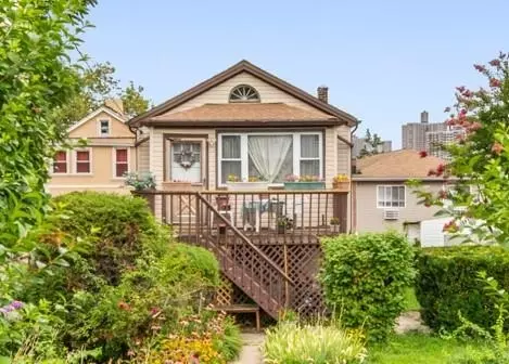 3042 Kingsland Ave, New York, NY 10469