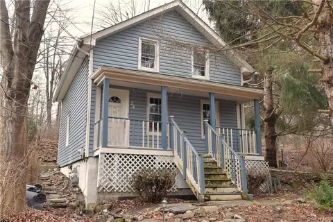 24 Mackerel St, Minisink, NY 10988