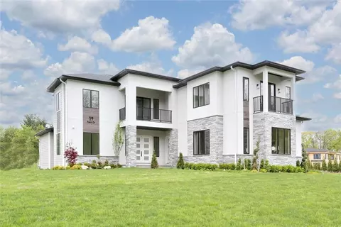 19 Fern Dr, Ramapo, NY 10952
