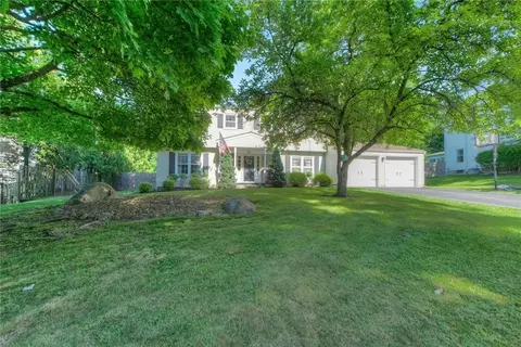 10 Lancaster Dr, Ramapo, NY 10901