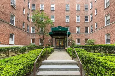 765 Bronx River Rd #6E, Yonkers, NY 10708