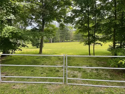 34 Guinea Rd, Southeast, NY 10509