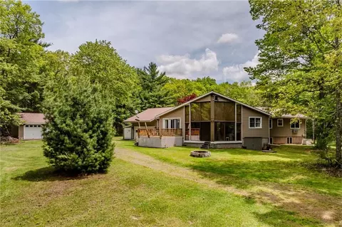 43 Hartung Rd, Highland Lake, NY 12743