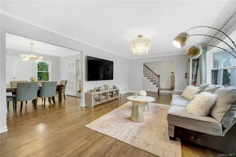 296 Chatterton Pkwy, Greenburgh, NY 10530