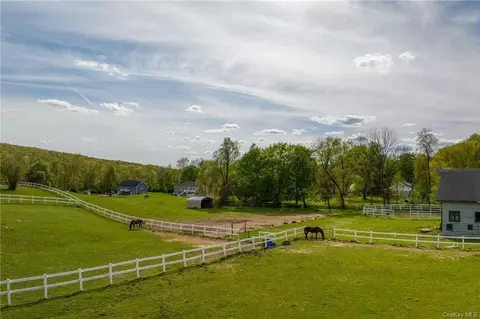 283 Fostertown Rd, Newburgh, NY 12550