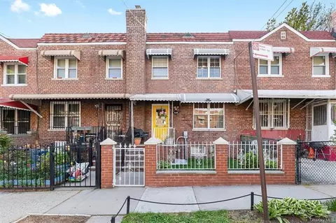3261 Corsa Ave, Bronx, NY 10469