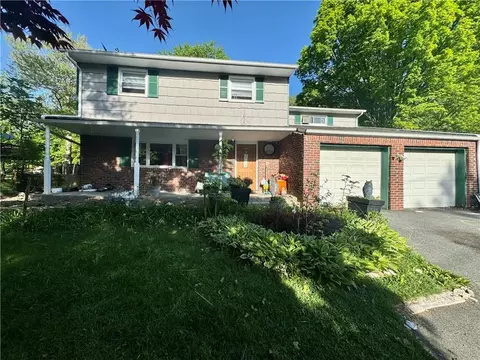 4 Keltz St, Clarkstown, NY 10956