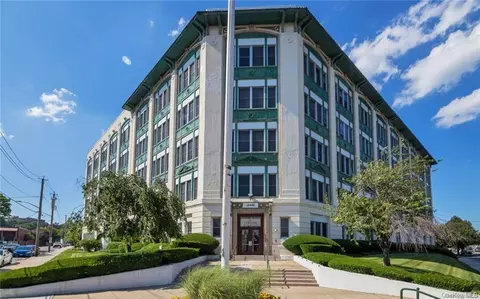 1 Landmark Sq #119, Rye, NY 10573
