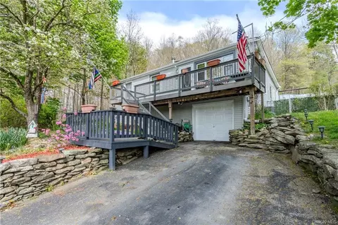 42 Brookside Rd, Monroe, NY 10950