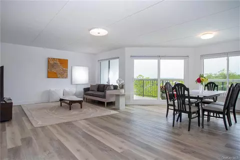 400 High Point Dr #511, Greenburgh, NY 10530