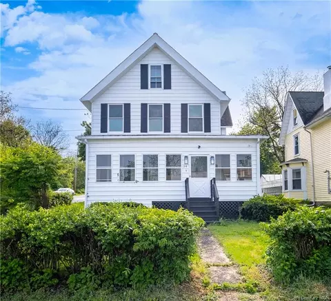 34 Market St, Wappinger, NY 12512