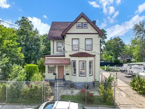 230 S 11th Ave, Mount Vernon, NY 10550