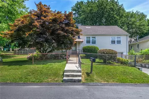 186 N Lawn Ave, Greenburgh, NY 10523