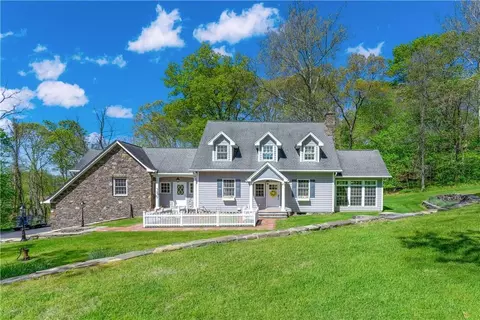 17 Old Post Rd, Rhinebeck, NY 12572