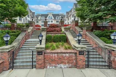 225 Stanley Ave #314, Mamaroneck, NY 10543