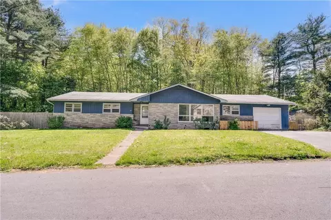 28 Lindberg Ave, Mamakating, NY 12790
