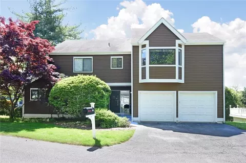 90 Highland Ln, Greenburgh, NY 10533