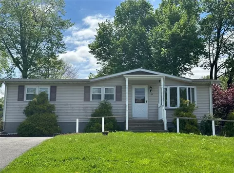 61 Overlook Dr, Newburgh, NY 12550