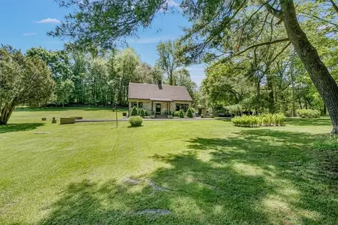 7 Dream Lake Rd, Cortlandt, NY 10520