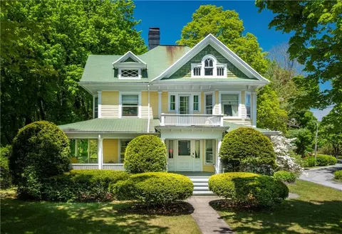 33 Coulter Ave, Pawling, NY 12564