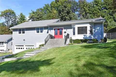 73 Dogwood Ln, Greenburgh, NY 10533