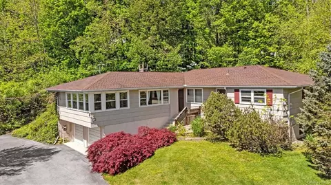 78 Dunderberg Rd, Woodbury Town, NY 10917