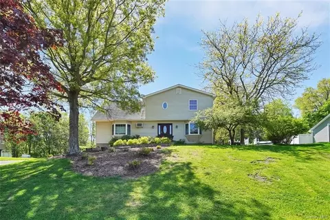 23 Prides Xing, Washingtonville, NY 10992