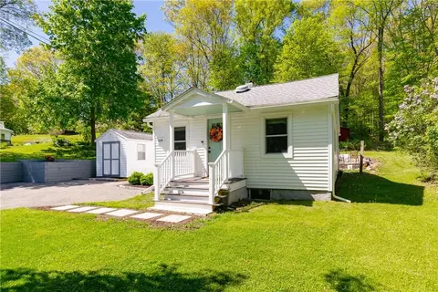 108 Honeywell Ln, Hyde Park, NY 12538