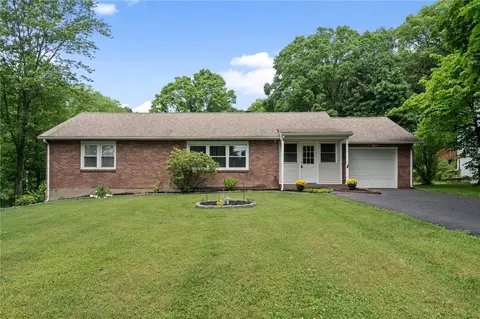 88 Chestnut Ln, Newburgh, NY 12550