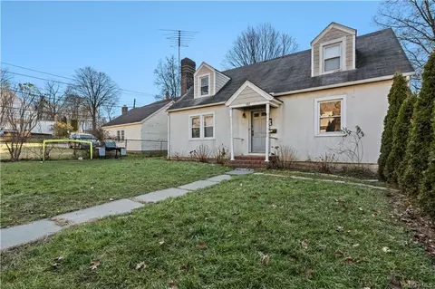 182 Grove St, Mount Kisco, NY 10549