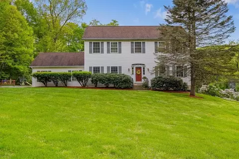 69 Drovers Ln, Southeast, NY 10509